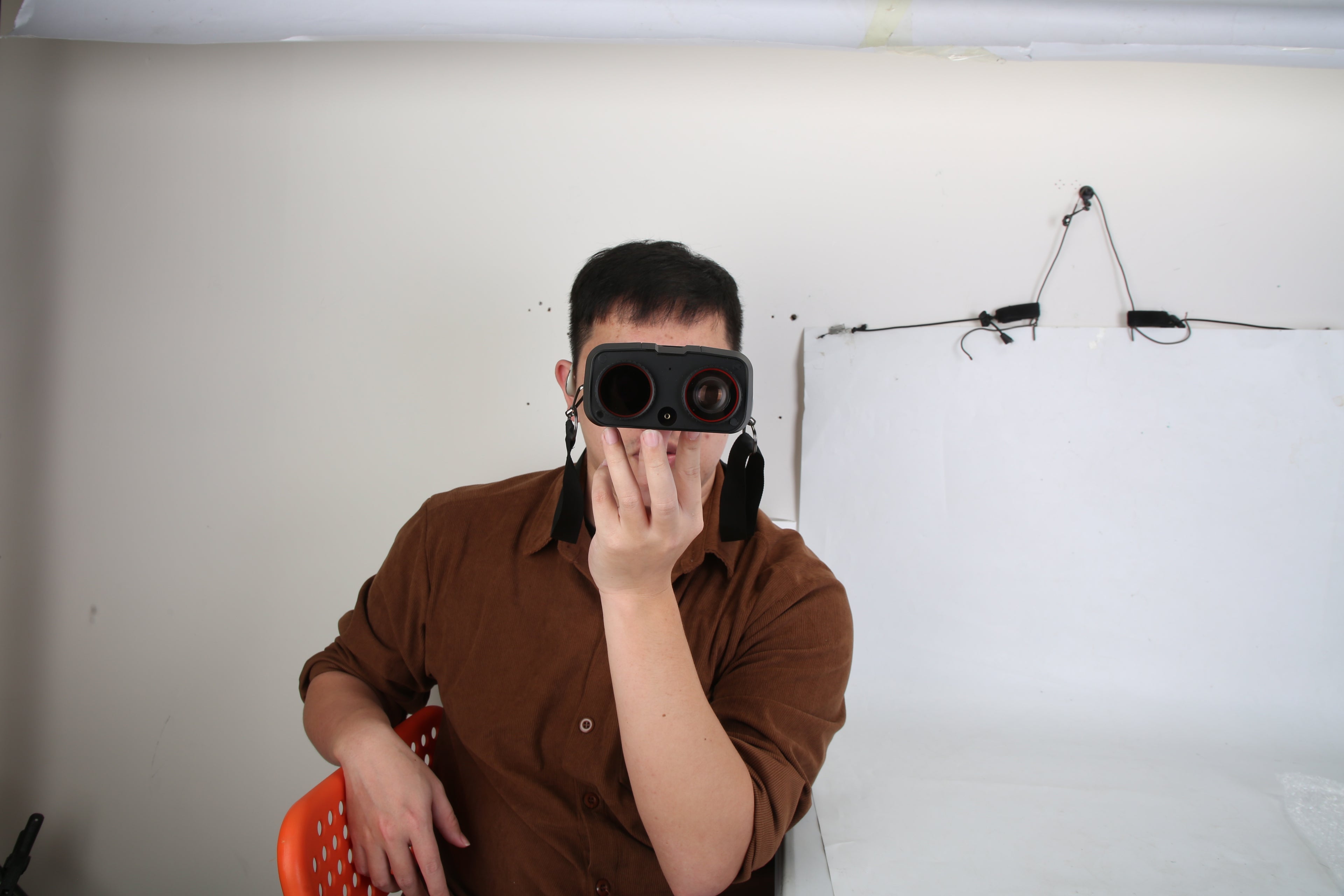 1Pc Night Vision Goggles 4K Full-Color Binoculars 10X Zoom With 2624ft Viewing Range 3in Screen 64G MMC Card WIFI APP Control Save Photo And Video For Camping Hunting & Security