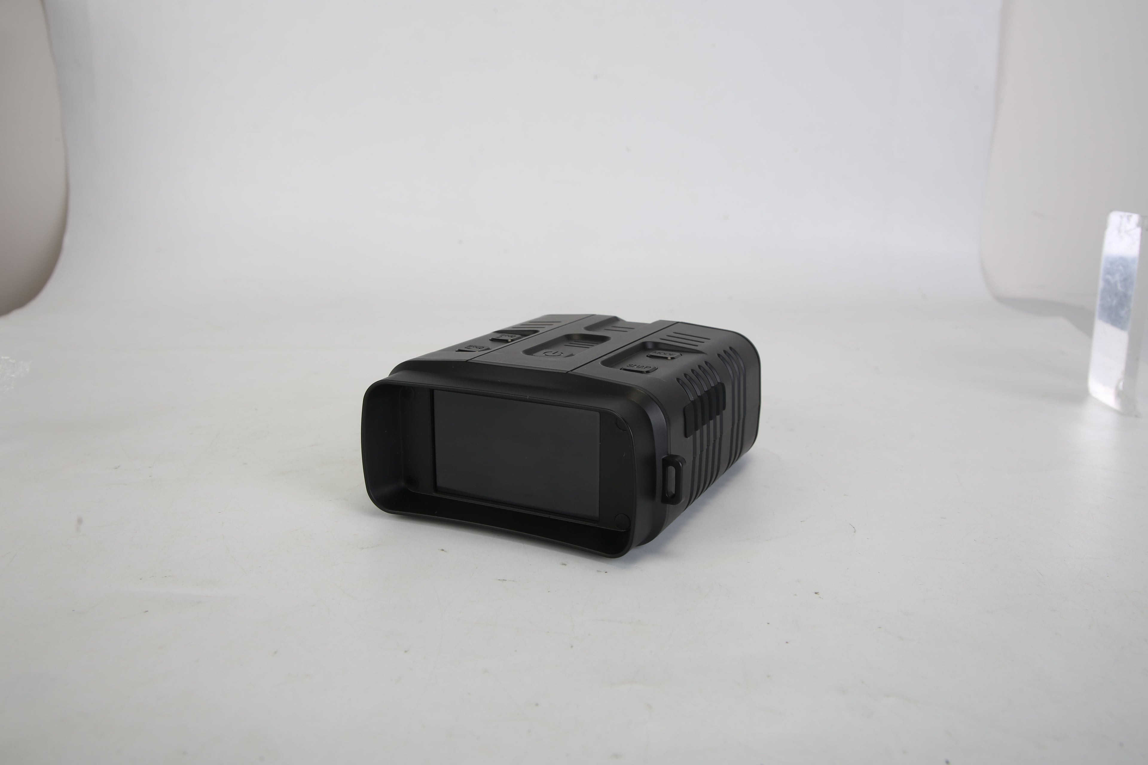 1Pc Night Vision Goggles 4K Full-Color Binoculars 10X Zoom With 2624ft Viewing Range 3in Screen 64G MMC Card WIFI APP Control Save Photo And Video For Camping Hunting & Security